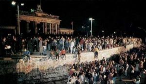 Падение Берлинской стены произошло не нарочно