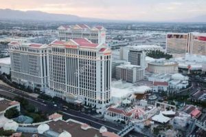 Крупнейшие казино Лас-Вегаса находятся не в Лас-Вегасе