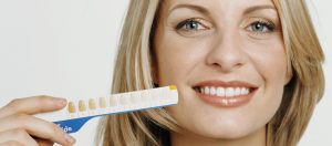 Популярные виды и методы отбеливания зубов